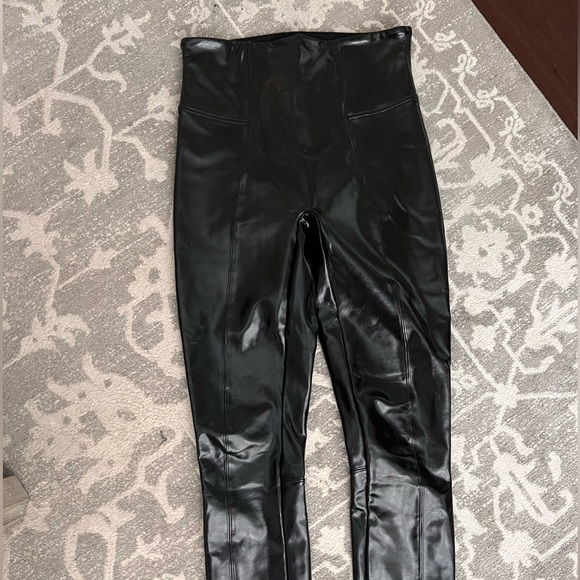 Spanx Faux Patent Leather Leggings Black - Picture 5 of 6